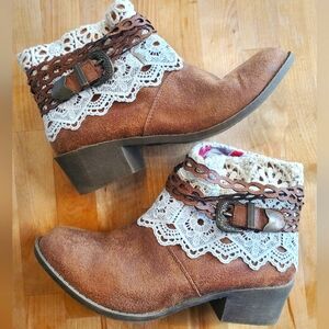 Tigerbear republik boot, women's size 8.5, brown and lace